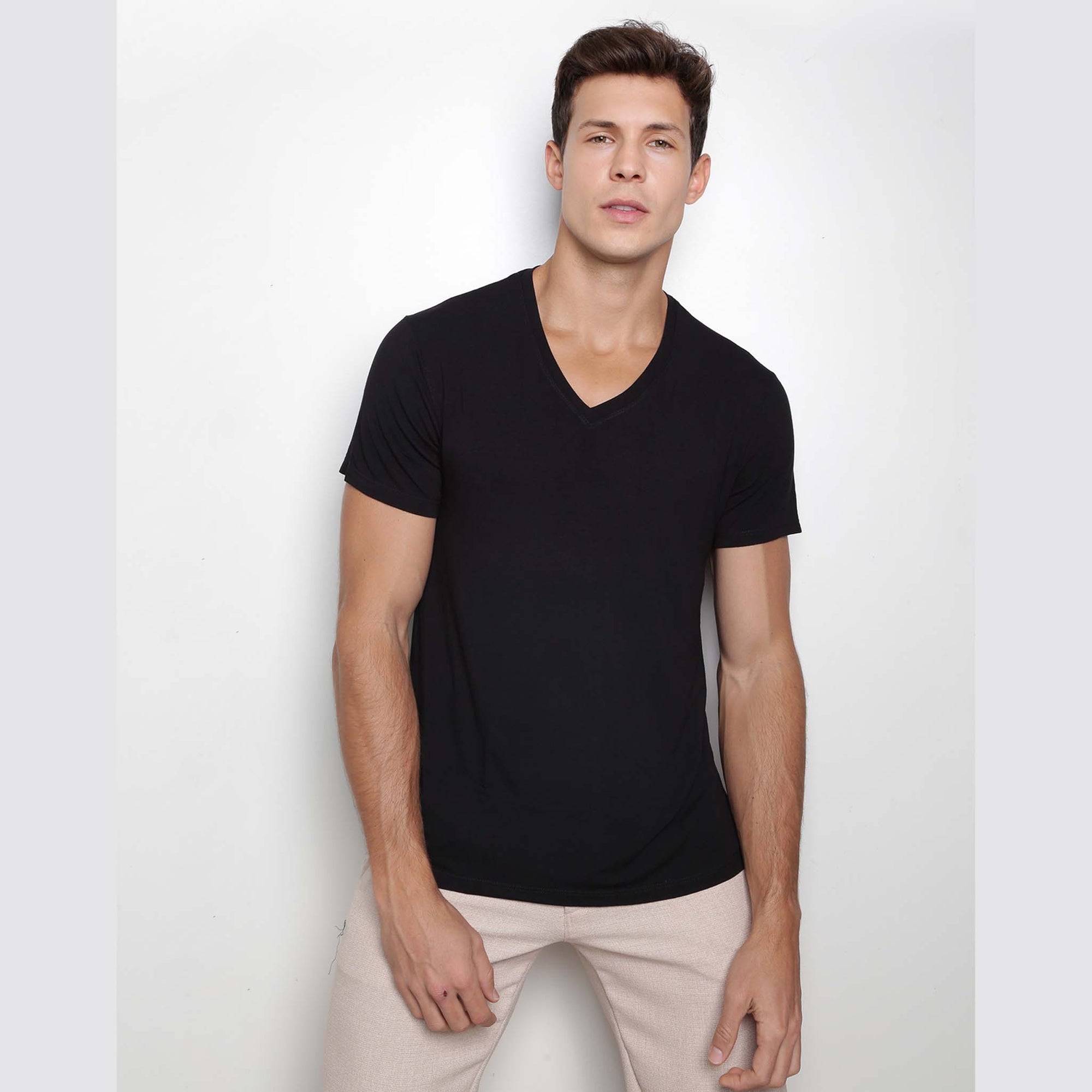Camiseta The V Preta